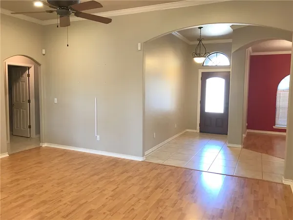 $2,595 | 15313 Guadalupe River Drive, Corpus Christi, TX 78410