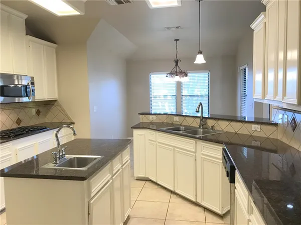 $2,595 | 15313 Guadalupe River Drive, Corpus Christi, TX 78410