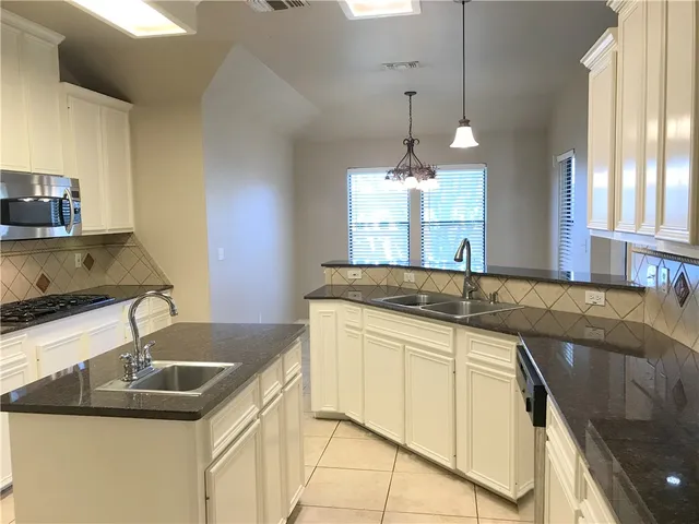 $2,595 | 15313 Guadalupe River Drive, Corpus Christi, TX 78410