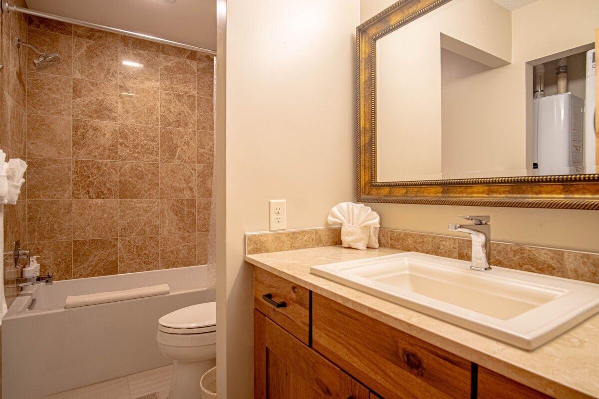 2616 Ridge Lane Sun Valley, ID 83353 - Photo 10 of 15 Master bath