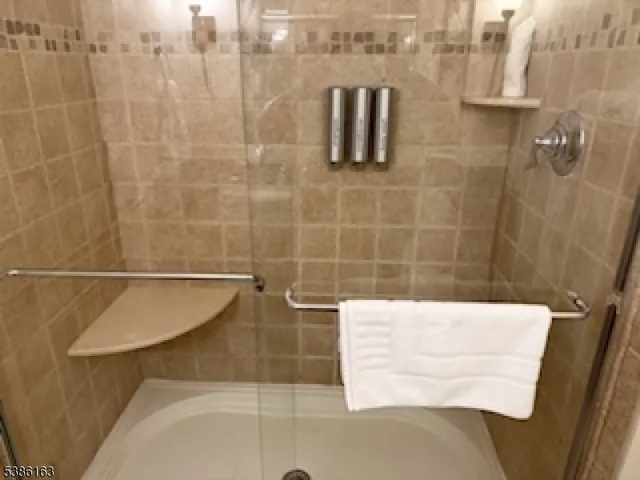 $124,999 | 2 Chamonix Drive, Unit 212, Vernon, NJ 07462