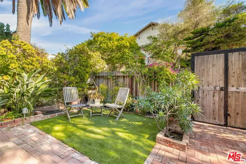 $3,495,000 | 33 Breeze Avenue, Venice, CA 90291