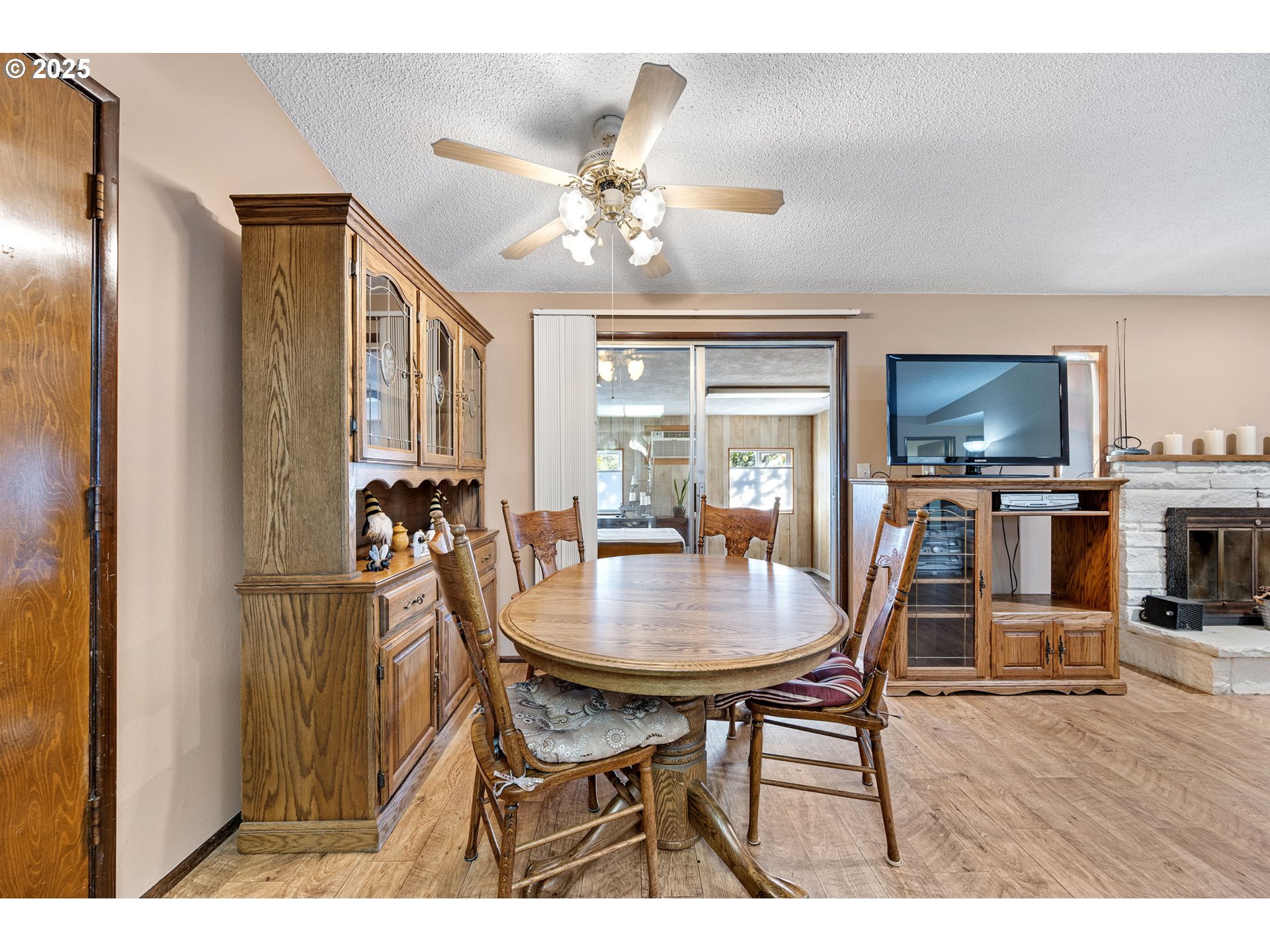 1925 Harvard Drive Eugene, OR 97405 - Photo 11 of 37 Dining Room