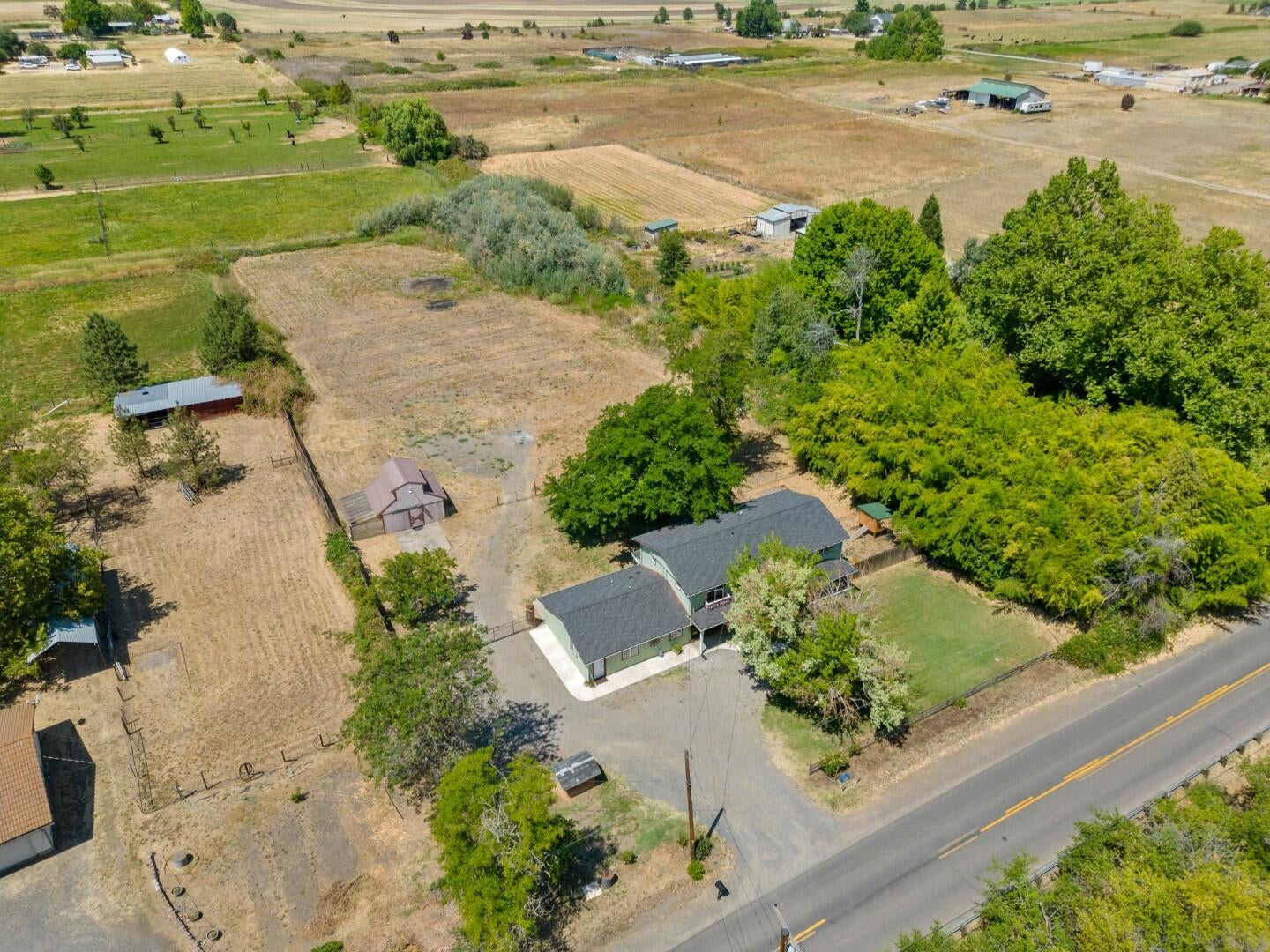 4305 Grant Road Central Point, OR 97502 - Photo 42 of 53 4305 Grant Road - 41