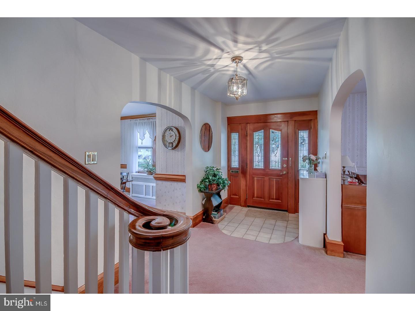 18 Ridley Avenue Aldan, PA 19018 - Photo 6 of 25 Foyer