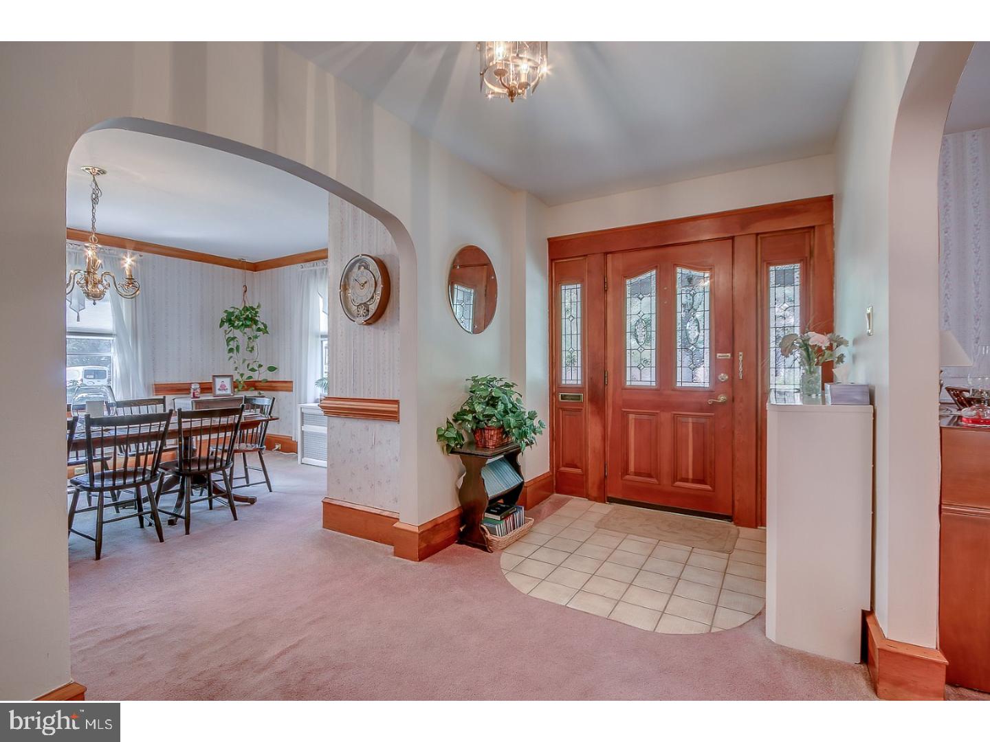 18 Ridley Avenue Aldan, PA 19018 - Photo 7 of 25 Foyer