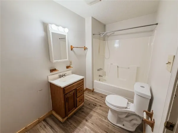 $1,000 | 548 Hansen Avenue, Unit 7, Lyndora, PA 16045