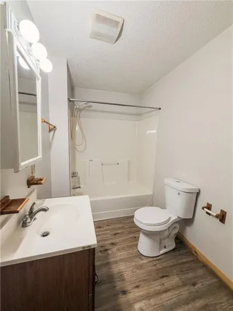 $1,000 | 548 Hansen Avenue, Unit 7, Lyndora, PA 16045