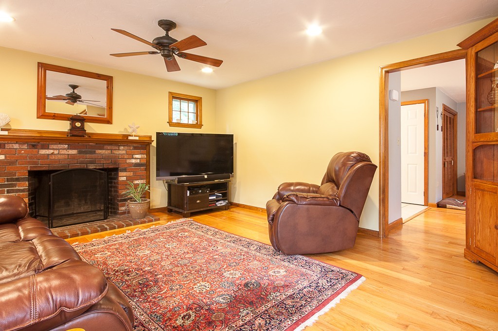 94 Edward Road Marshfield, MA 02050 - Photo 4 of 15 Gallery Image 4