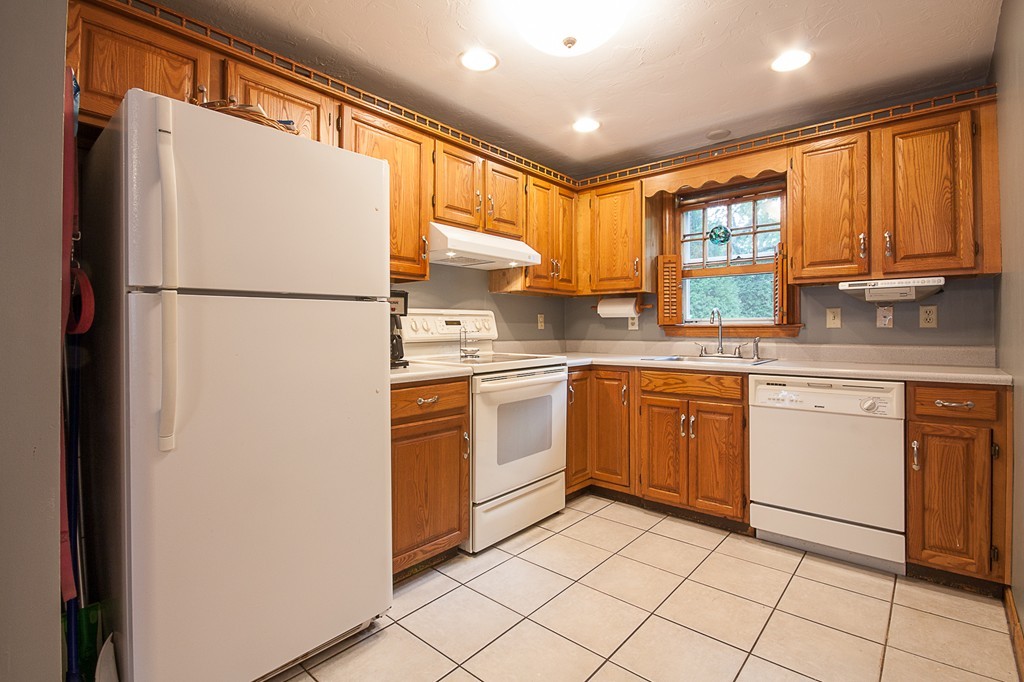 94 Edward Road Marshfield, MA 02050 - Photo 5 of 15 Gallery Image 5