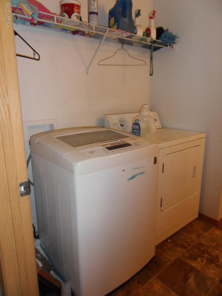 2708 Birchfield Road Yakima, WA 98901 - Photo 7 of 13 a utility room with dryer and washer
