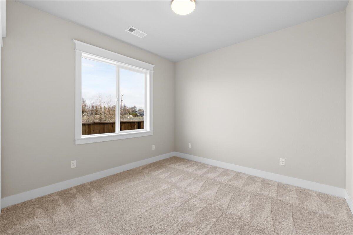 1757 River Run Street Central Point, OR 97502 - Photo 38 of 52 38-CI_0476