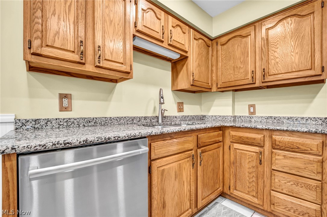 20860 Farnsleigh Road Shaker Heights, OH 44122 - Photo 17 of 46 Gallery Image 17