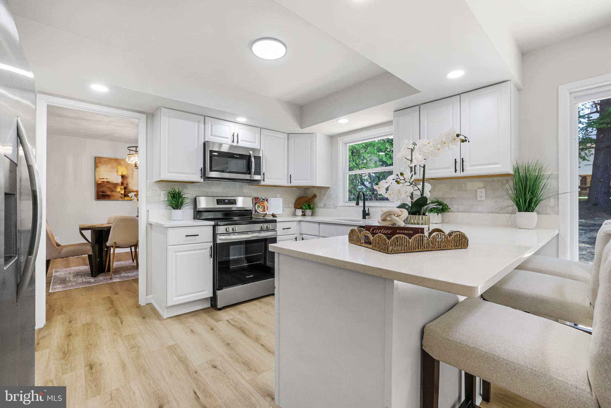 9933 Dellcastle Road Gaithersburg, MD 20886 - Photo 6 of 77 Gallery Image 6