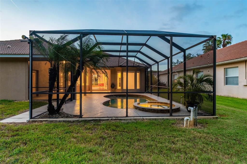 9008 Brookfield Terrace Bradenton, FL 34212 - Photo 11 of 81 a view of swimming pool