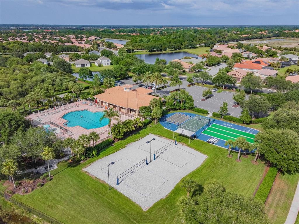 9008 Brookfield Terrace Bradenton, FL 34212 - Photo 77 of 81 an aerial view of a house with a garden