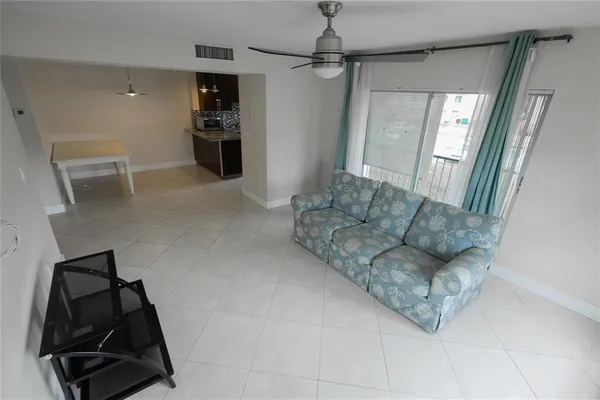 $2,100 | 4152 Inverrary Drive, Unit 202, Lauderhill, FL 33319