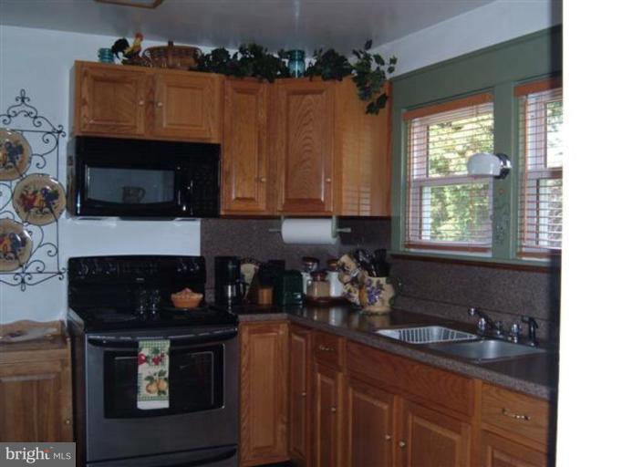 25323 Highfield Road Cascade, MD 21719 - Photo 2 of 14 Kitchen