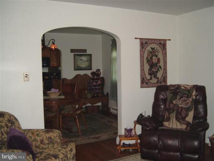 25323 Highfield Road Cascade, MD 21719 - Photo 7 of 14 Living Room