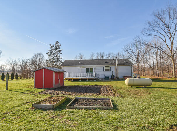 275 Maple Road Quincy, MI 49082 - Photo 3 of 37 DSC_0400