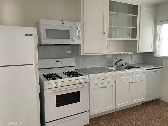 $2,900 | 2400 Marine Avenue, Gardena, CA 90249