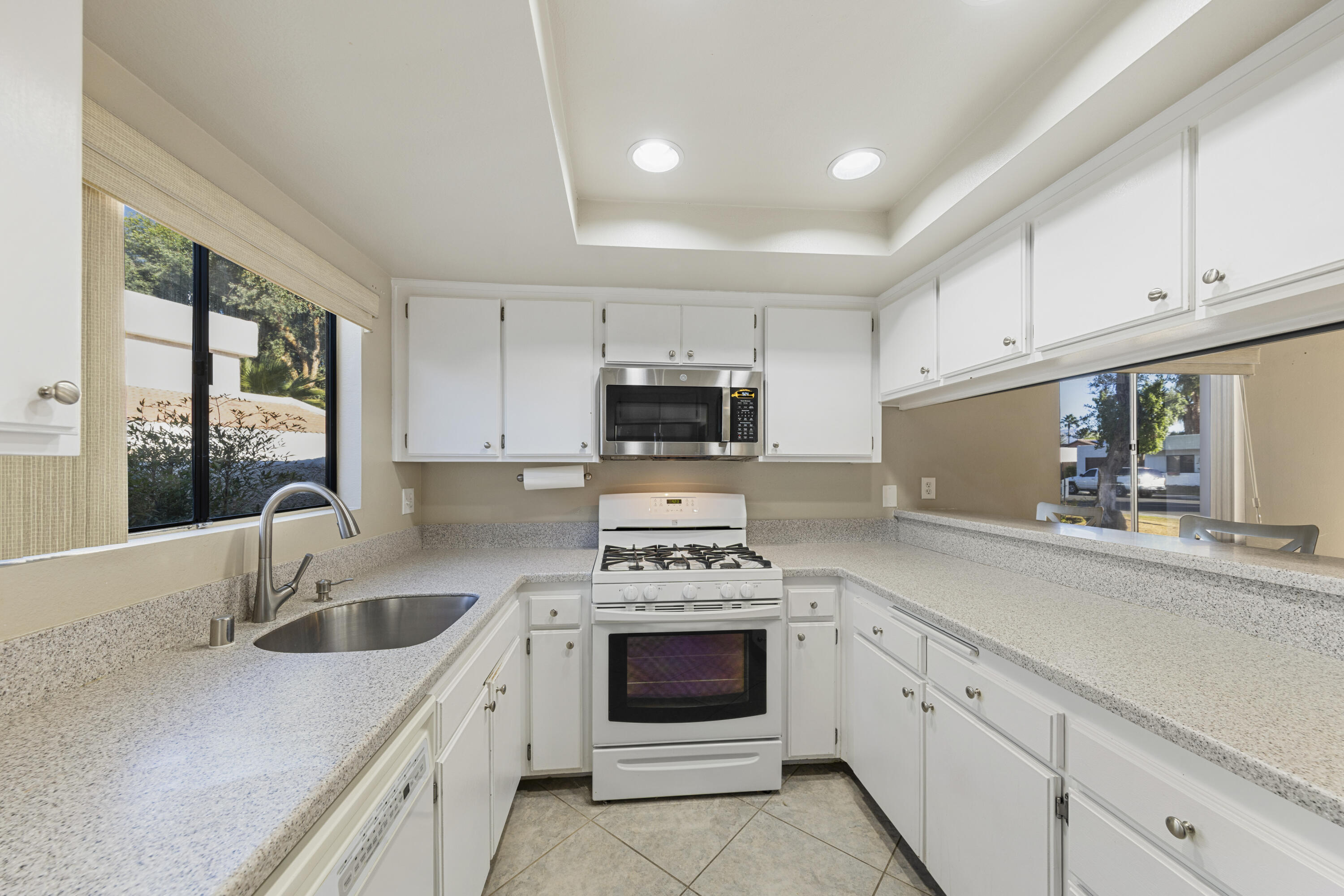 34341 Denise Way Rancho Mirage, CA 92270 - Photo 9 of 29 13