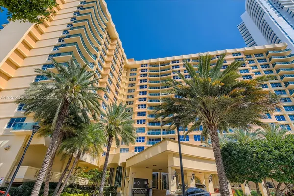 $2,700 | 2501 South Ocean Drive, Unit 316, Hollywood, FL 33019