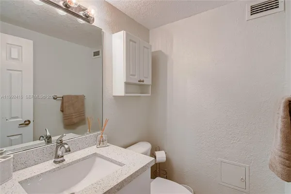 $2,700 | 2501 South Ocean Drive, Unit 316, Hollywood, FL 33019