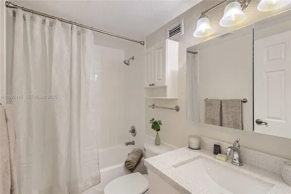 $2,700 | 2501 South Ocean Drive, Unit 316, Hollywood, FL 33019