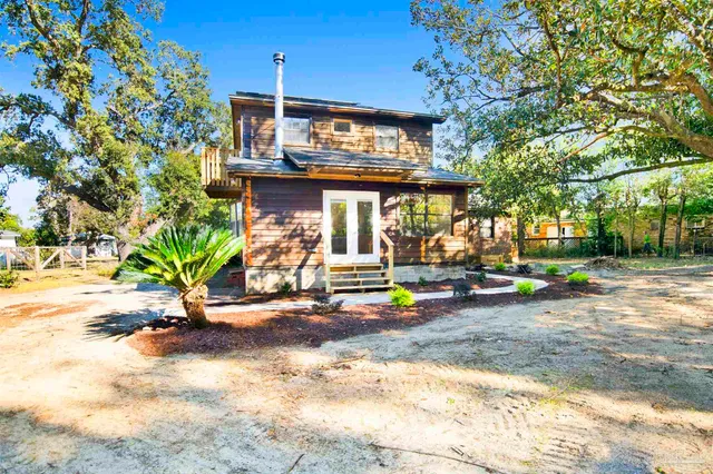 $2,300 | 525 Lakewood Road, Pensacola, FL 32507