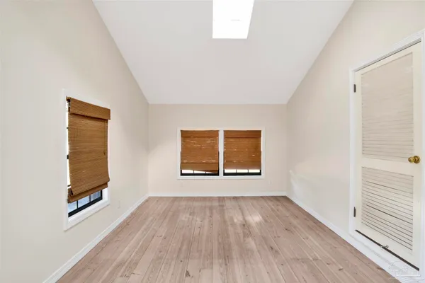 $2,100 | 525 Lakewood Road, Pensacola, FL 32507