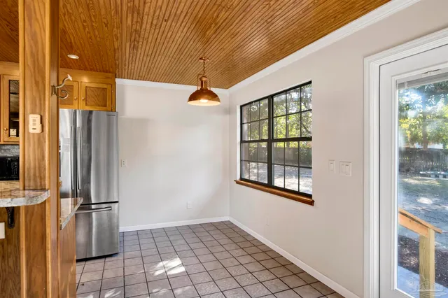 $2,300 | 525 Lakewood Road, Pensacola, FL 32507