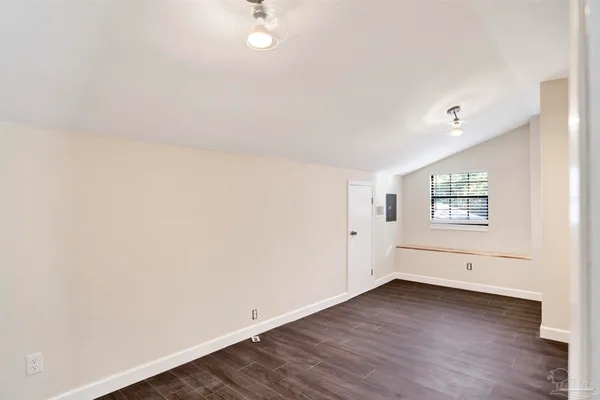 $2,100 | 525 Lakewood Road, Pensacola, FL 32507