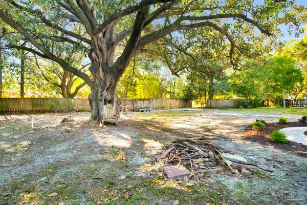 $2,100 | 525 Lakewood Road, Pensacola, FL 32507