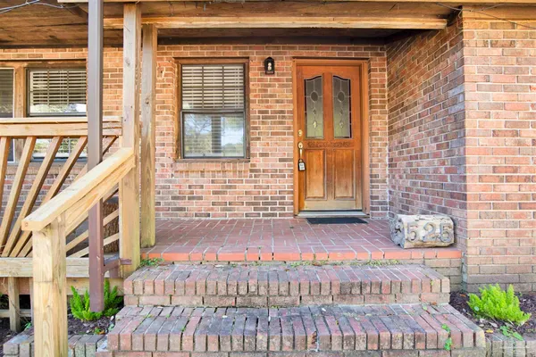 $2,100 | 525 Lakewood Road, Pensacola, FL 32507