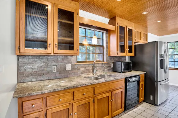 $2,100 | 525 Lakewood Road, Pensacola, FL 32507