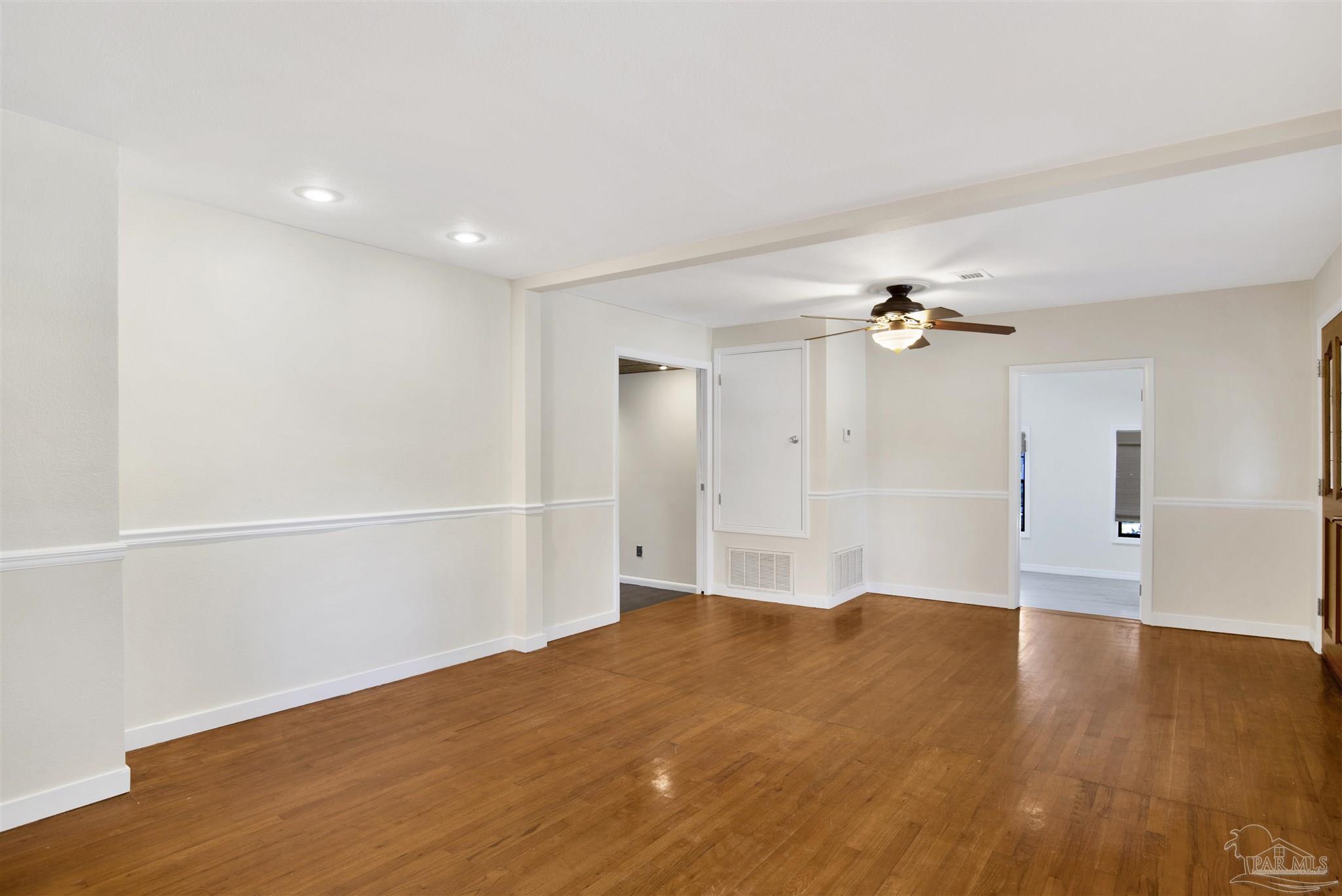 525 Lakewood Road Pensacola, FL 32507 - Photo 9 of 36