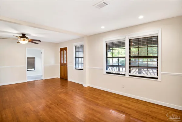 $2,100 | 525 Lakewood Road, Pensacola, FL 32507