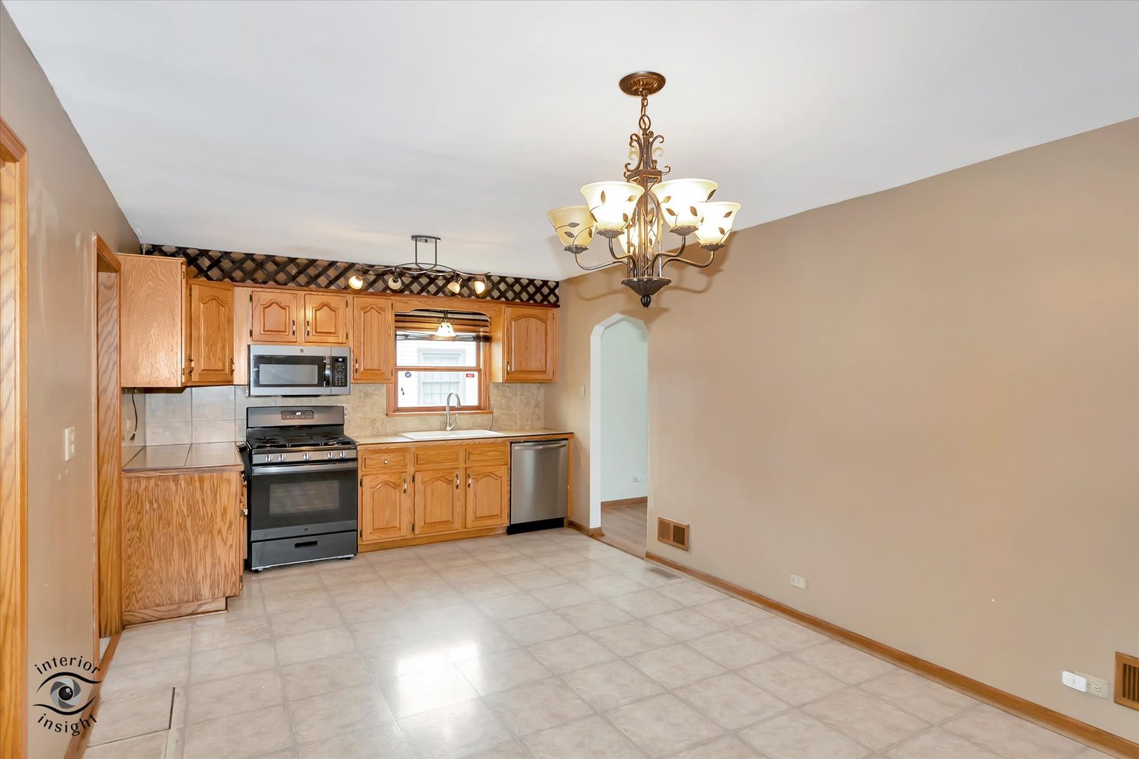 10937 Oak Avenue Chicago Ridge, IL 60415 - Photo 5 of 35 Gallery Image 5