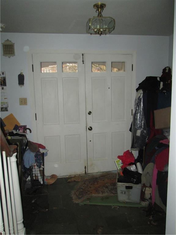 256 Connecting Road Pittsburgh, PA 15228 - Photo 3 of 25 Gallery Image 3