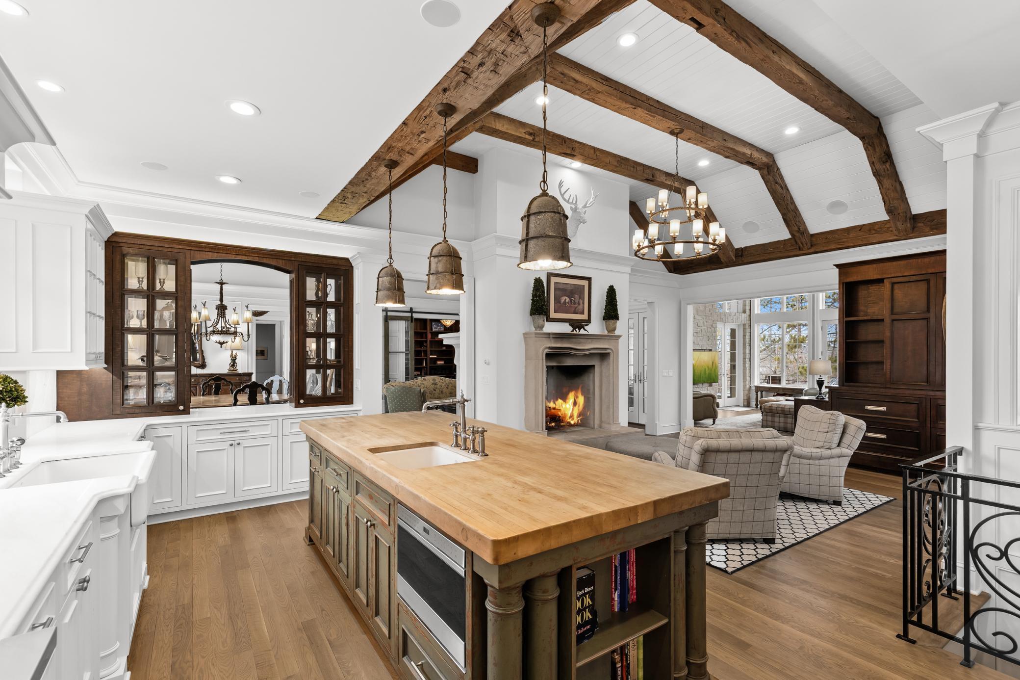 325 Highcroft Lane Wayzata, MN 55391 - Photo 15 of 45