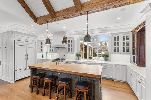 $4,750,000 | 325 Highcroft Lane, Wayzata, MN 55391