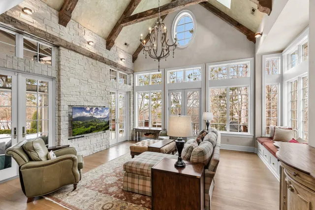 $4,750,000 | 325 Highcroft Lane, Wayzata, MN 55391