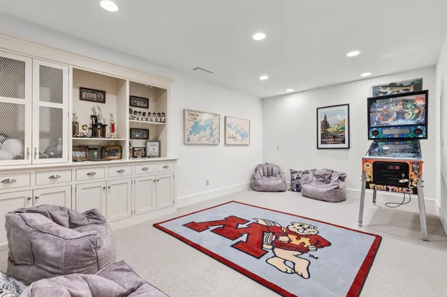 $4,750,000 | 325 Highcroft Lane, Wayzata, MN 55391