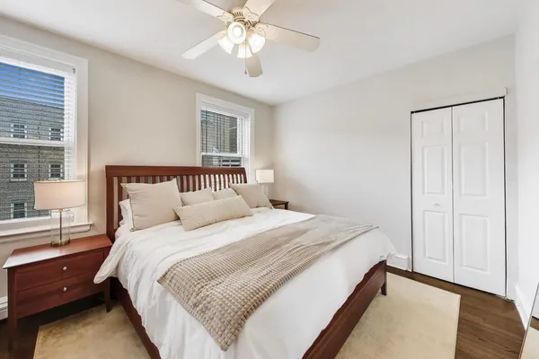 $325,000 | 640 West Waveland Avenue, Unit 2F, Chicago, IL 60613