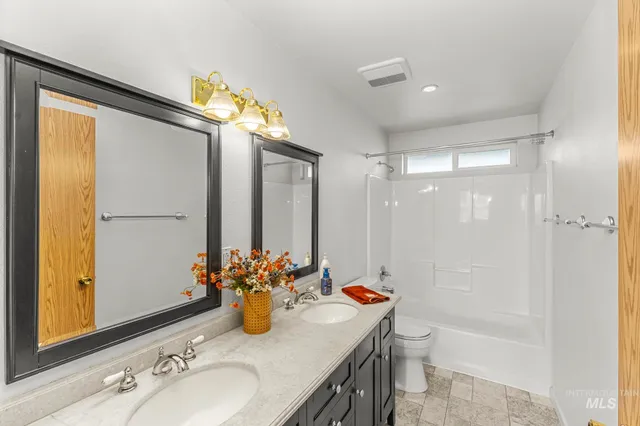 $869,900 | 7978 Base Line Road, Melba, ID 83641