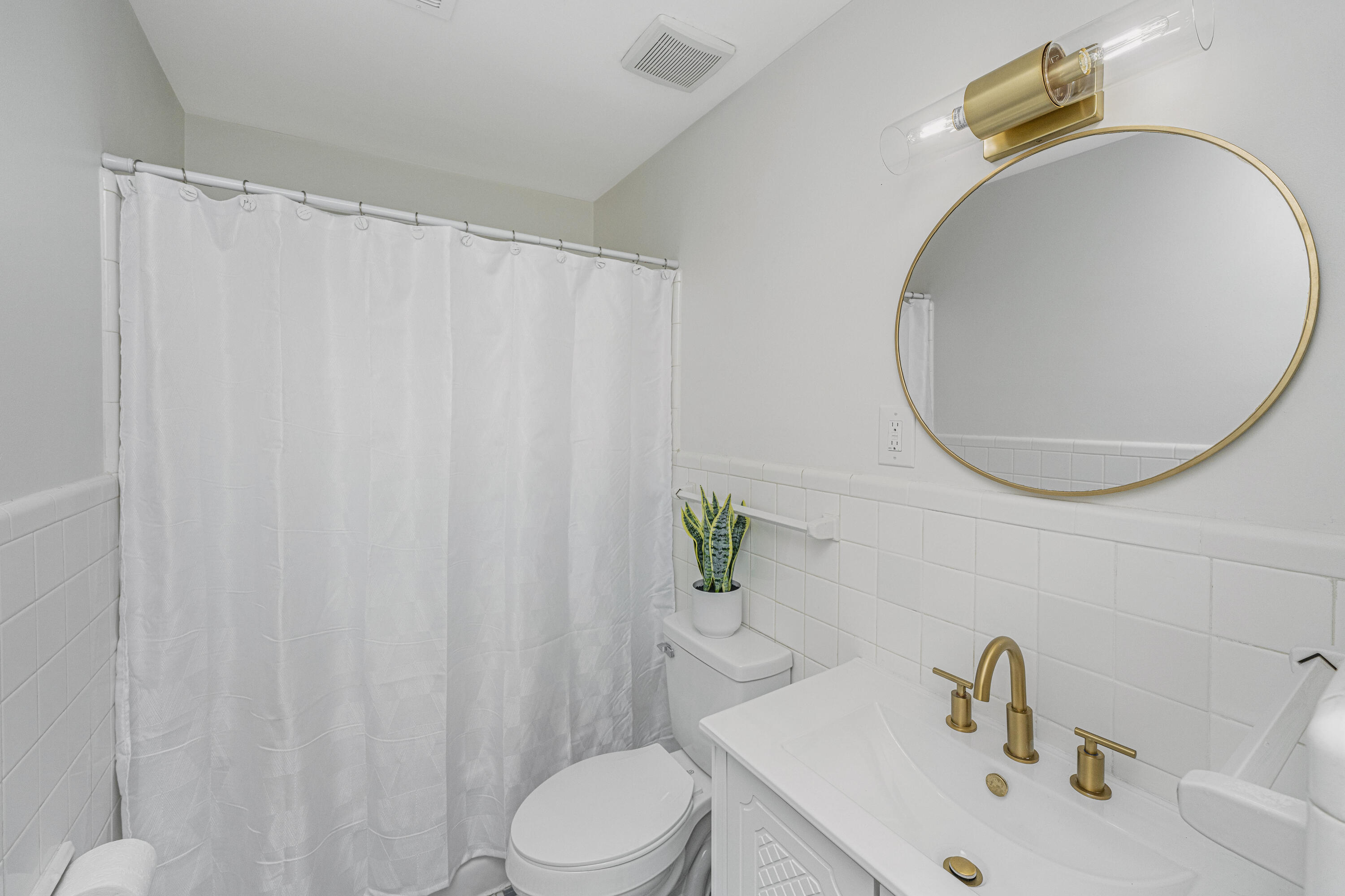 1010 Holcombe Road Hanahan, SC 29410 - Photo 11 of 26 1010HolcombeRd023