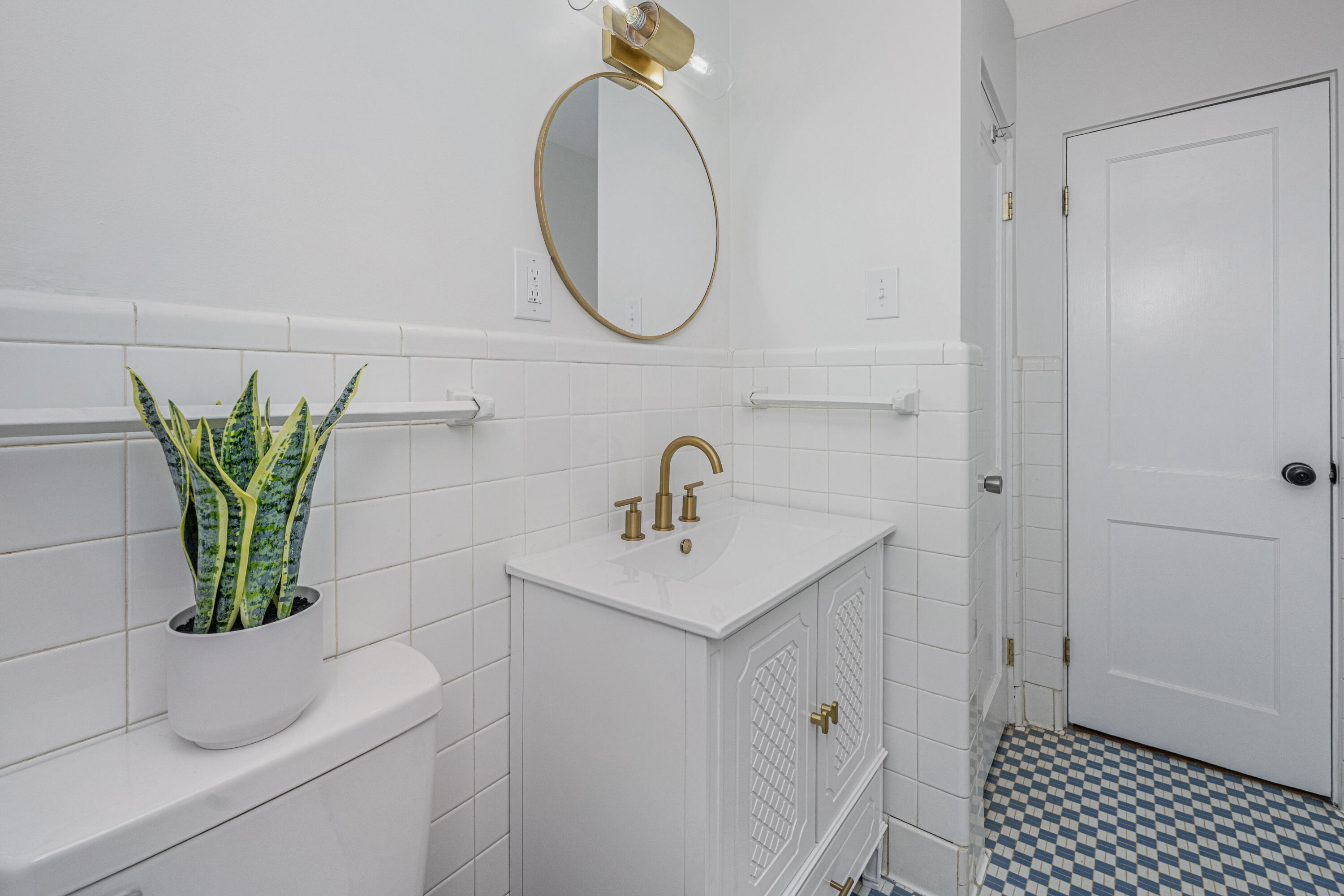 1010 Holcombe Road Hanahan, SC 29410 - Photo 12 of 26 1010HolcombeRd024