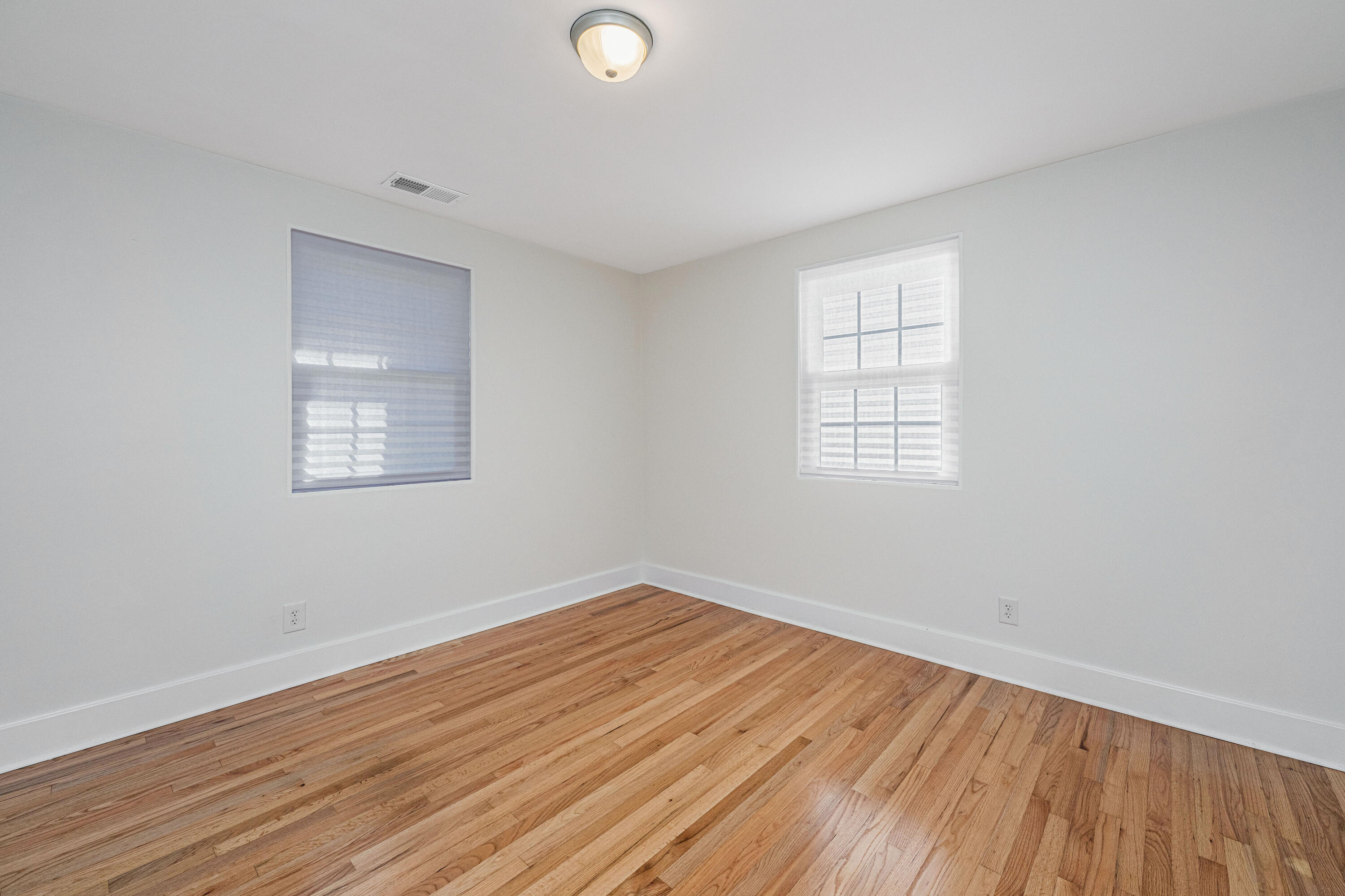 1010 Holcombe Road Hanahan, SC 29410 - Photo 13 of 26 1010HolcombeRd025