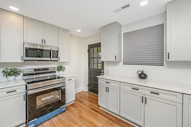 $425,000 | 1010 Holcombe Road, Hanahan, SC 29410